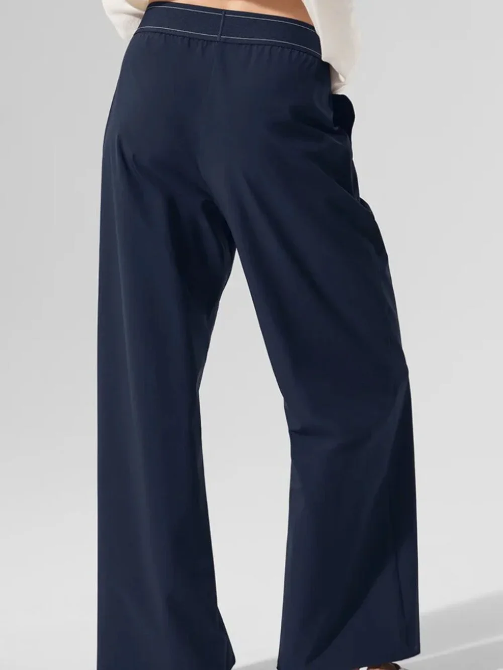 🎉Never Worn Navy ALO Yoga Suit Up Trouser (Regular)